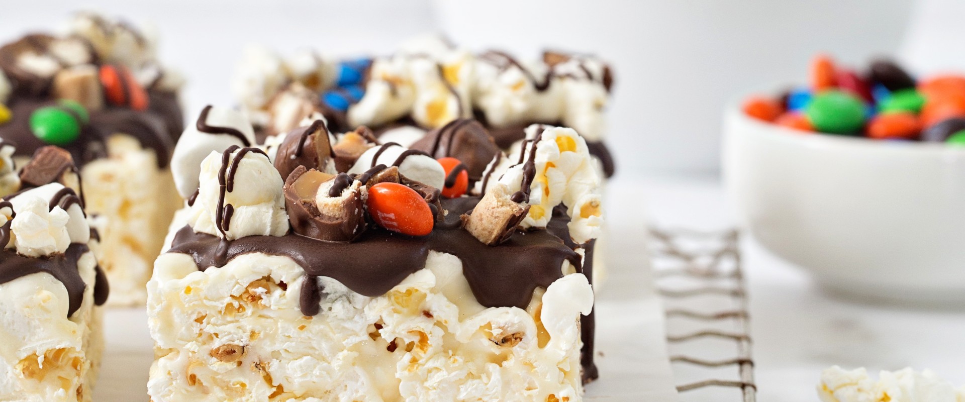 Movie Theater Candy Alternatives: Delicious and Family-Friendly Options for Your Next Movie Night